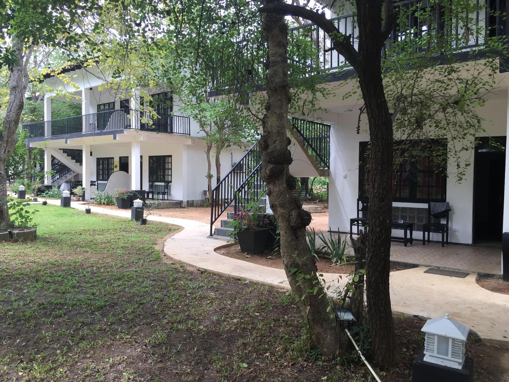 Flower Garden Eco Village Sigiriya Dış mekan fotoğraf