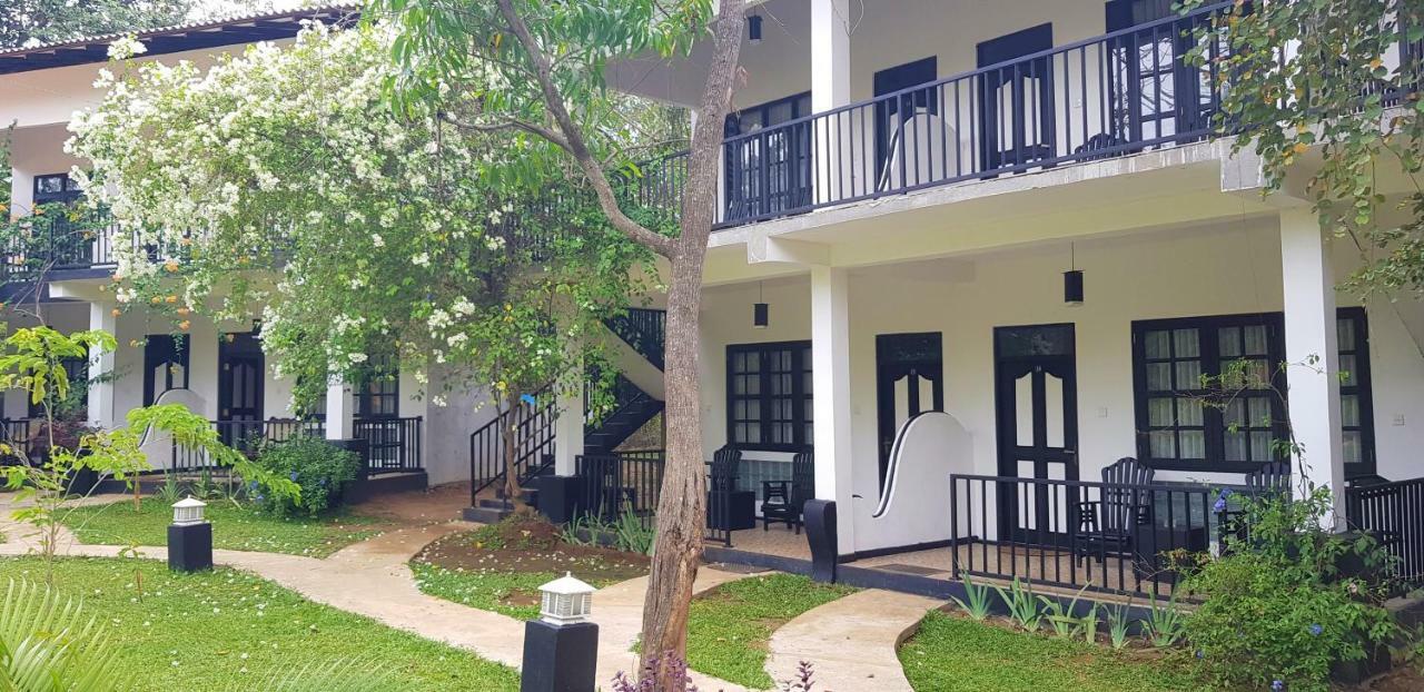 Flower Garden Eco Village Sigiriya Dış mekan fotoğraf